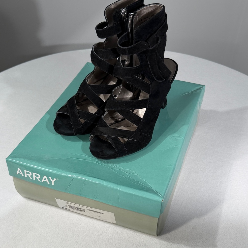 Array Elegant Black Heeled Sandals - Picture 10 of 11